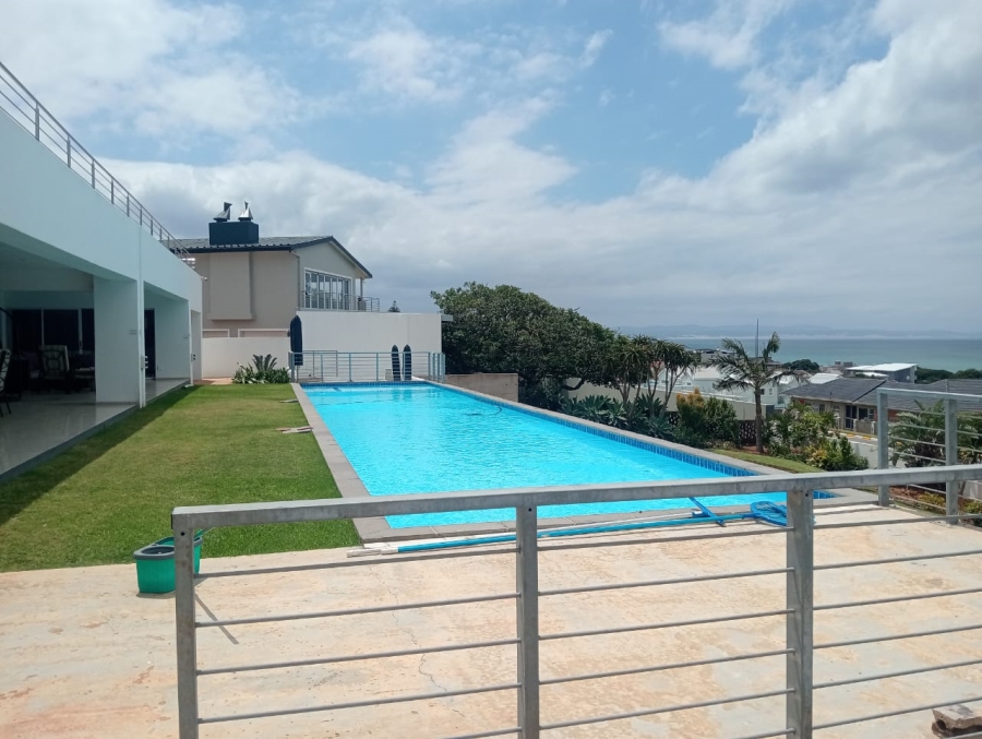 5 Bedroom Property for Sale in Jeffreys Bay Central Eastern Cape